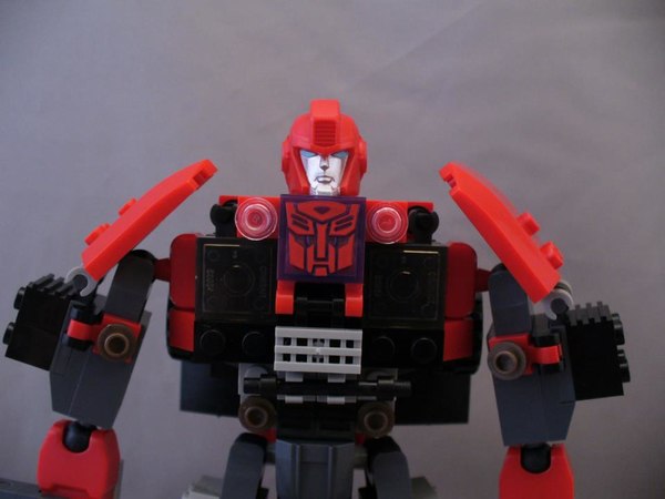 Transformers Kre O Toys R Us Exclusive Ironhide Image  (5 of 22)